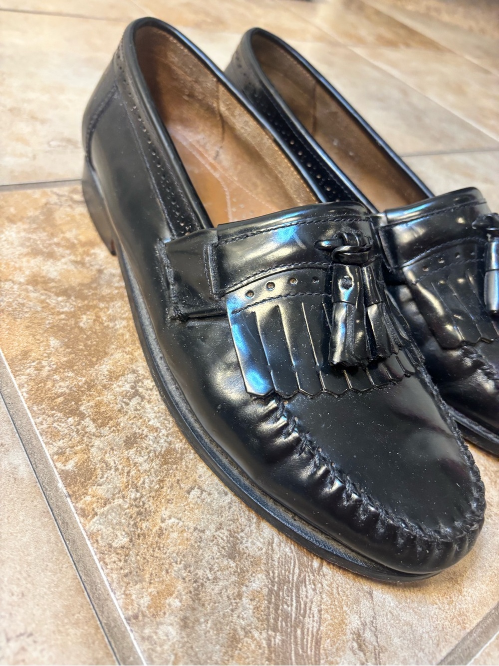 G.H. Bass Black Leather Kiltie Tassel Loafers Mens 10 EE Wide Preppy